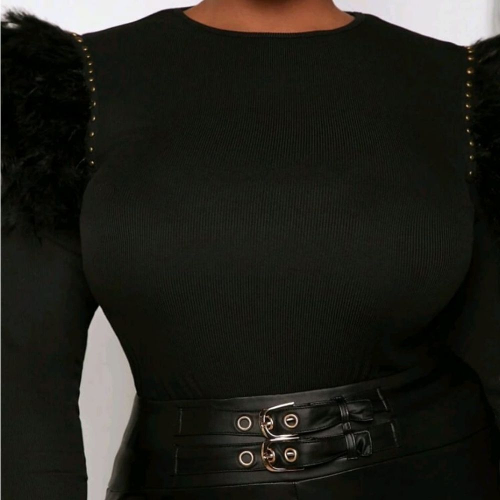 Elegant Black Feathered Women's Top - Picture 3 of 7